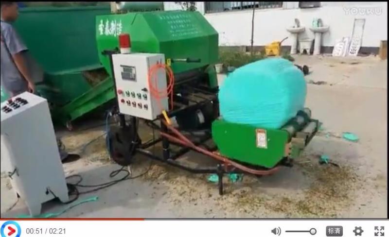 自動進(jìn)料青貯打包機(jī)工作過程展示