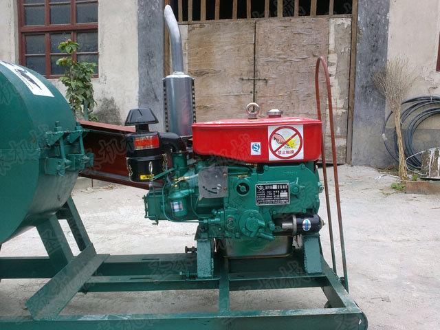 多功能秸稈揉搓機(jī)的4個(gè)刀片均采用優(yōu)質(zhì)彈簧鋼，刀刃鋒利