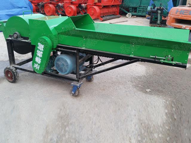 新款秸稈揉搓機采用全自動進給系統(tǒng)，以及采用多刀式切削原理