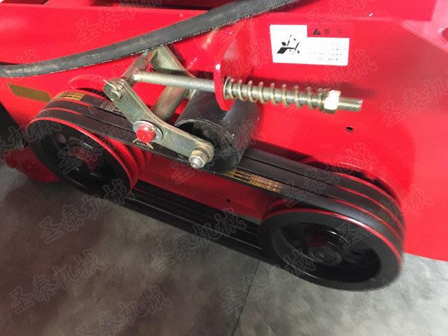 檢查各軸是否有松動現(xiàn)象，如有松動應(yīng)予調(diào)整