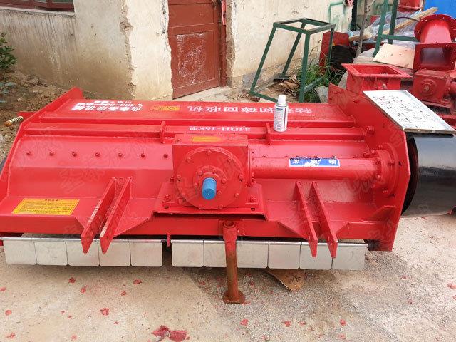 行走式秸稈回收機(jī)體積小、重量輕、方便操作