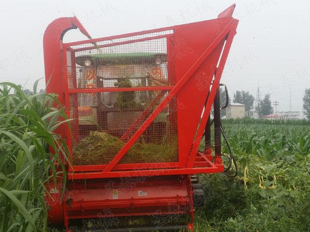 棉花秸稈回收機結(jié)構(gòu)簡單合理，一般水平的機手都能操作和使用