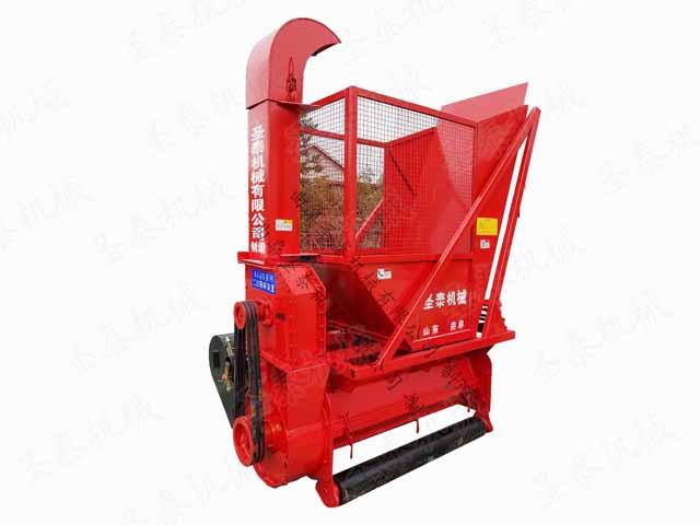 大型秸稈回收機(jī)充分解決倒伏秸稈回收時根茬帶土的問題