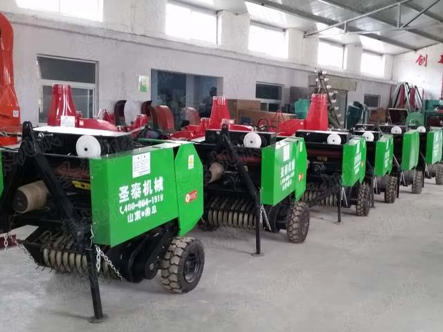 打捆機(jī)冬天需要將裸露在外的金屬部件涂上防銹油和防凍液