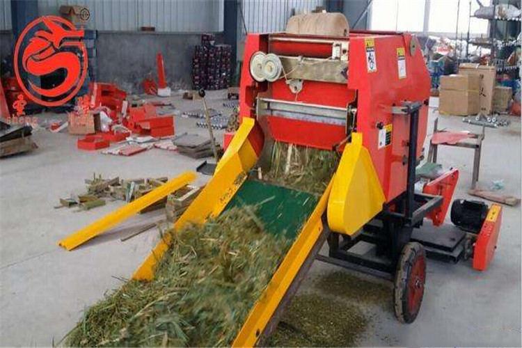 青貯打捆機(jī)長(zhǎng)期存放，會(huì)造成潤(rùn)滑不足，原因是由于發(fā)動(dòng)機(jī)內(nèi)的潤(rùn)滑油油膜接觸空氣中的氧氣和酸堿成分