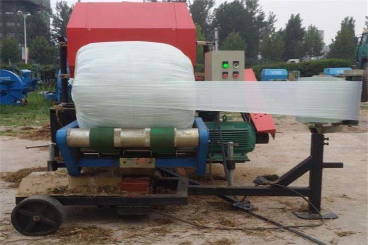 打捆包膜機(jī)作為專門回收秸稈、牧草等原材料制作青貯飼料的一種新型農(nóng)機(jī)設(shè)備