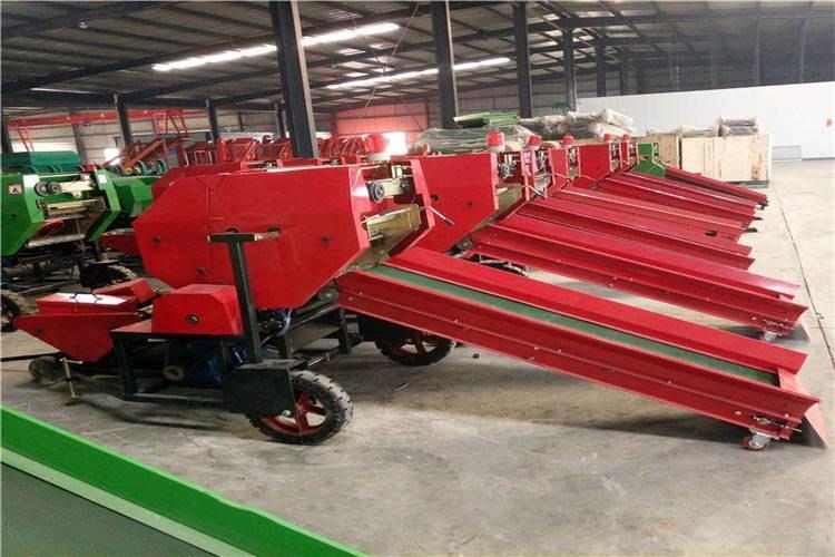 青貯打捆機(jī)主要由鋁輥組織及牽引有些、進(jìn)料組織、主傳動(dòng)組織、繞線(xiàn)捆扎組織、安全防護(hù)罩組織等