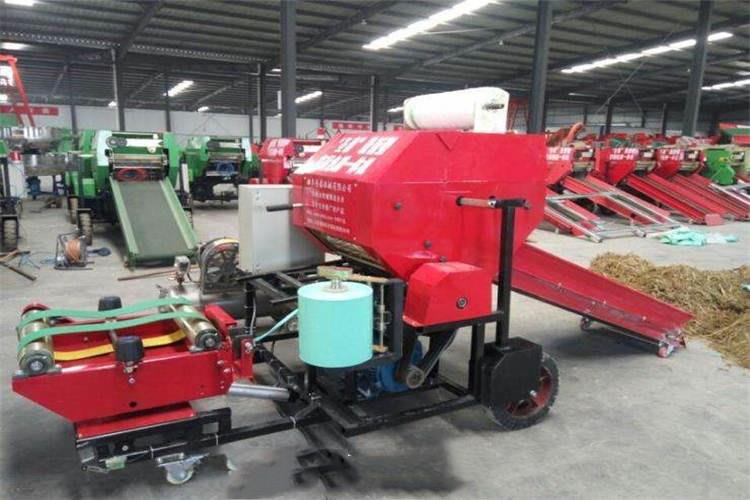 青貯打捆機(jī)主要使用技能有三大類(lèi)：第一類(lèi)為肥料技能