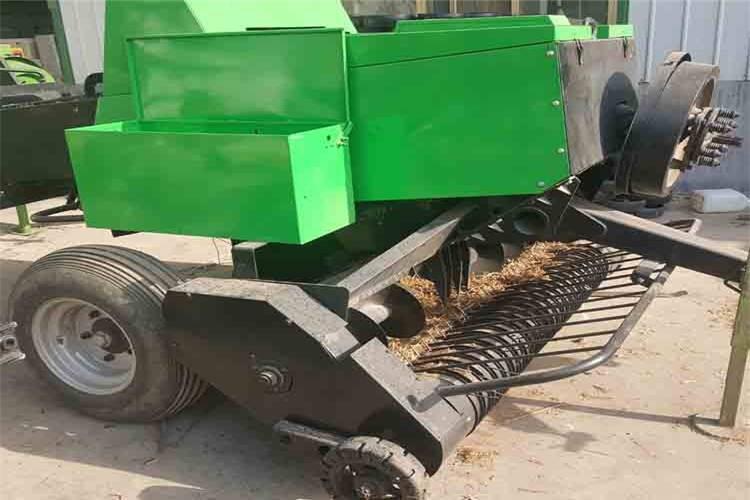 秸稈打捆機主機與打捆機的連接；限位臂要連接妥當(dāng)