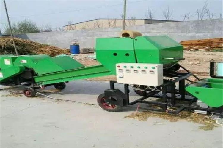 依據(jù)機(jī)具的配套動(dòng)力選擇與自己現(xiàn)有動(dòng)力相配套的青貯打捆機(jī)