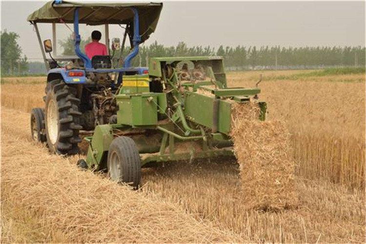 打捆機在使用前，要進行必要的調(diào)整，其中包括：繞繩機構(gòu)、撿拾器高度、撿拾器和喂入輥間隙