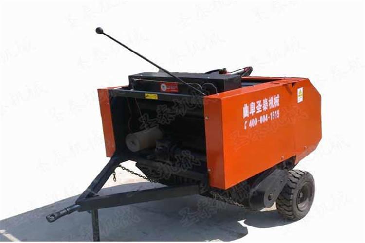 使用青貯打捆機不僅在一些操作上節(jié)約了時間而且還有效的提升了工作效率